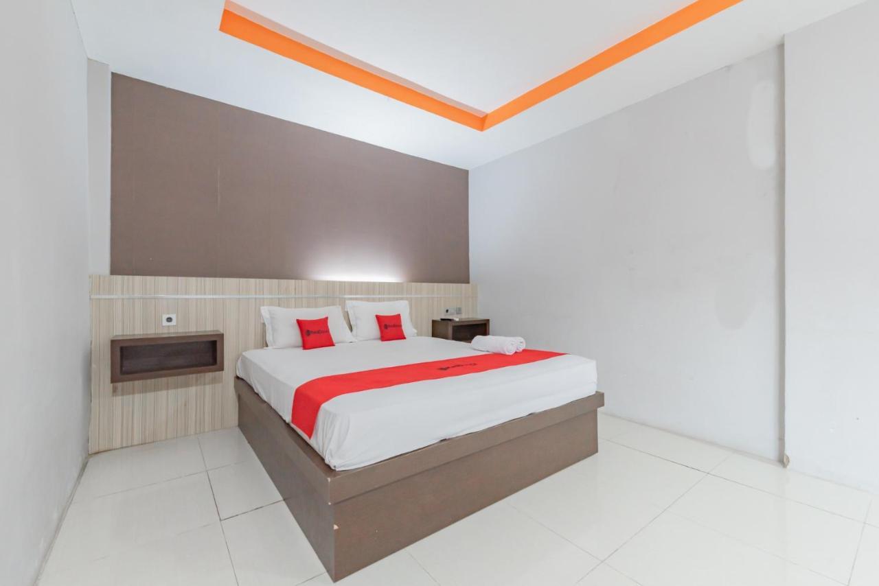 מלון Reddoorz Near Plaza Balikpapan מראה חיצוני תמונה