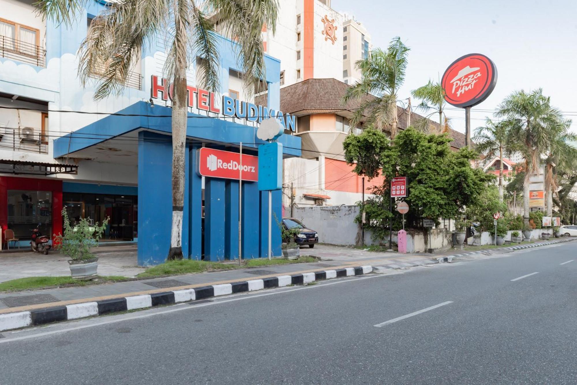 מלון Reddoorz Near Plaza Balikpapan מראה חיצוני תמונה